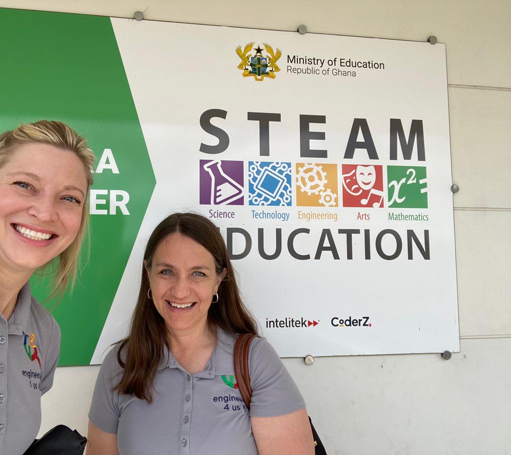 e4usa team members photo at one of Ghana educational institutions