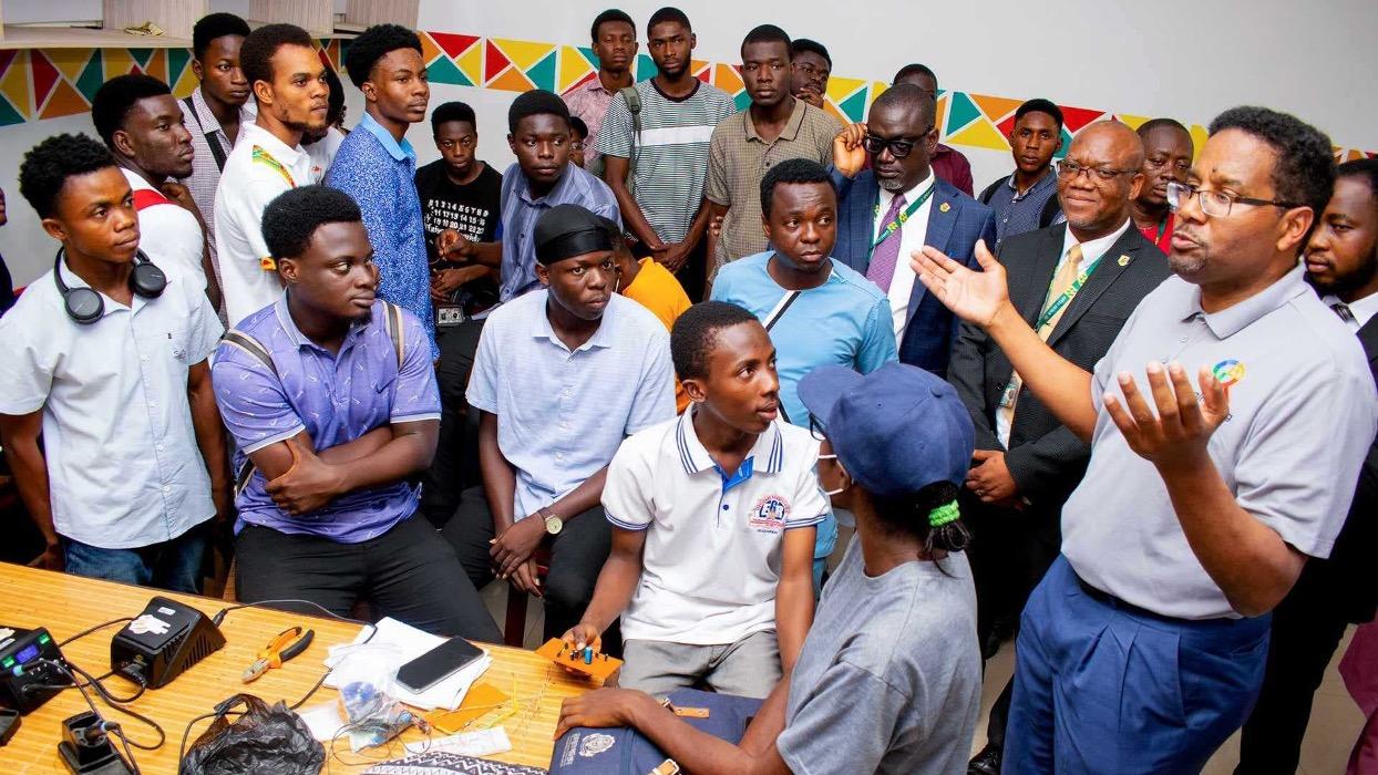 Dr. Darryll Pines talking to a class full of students and teachers in Ghana